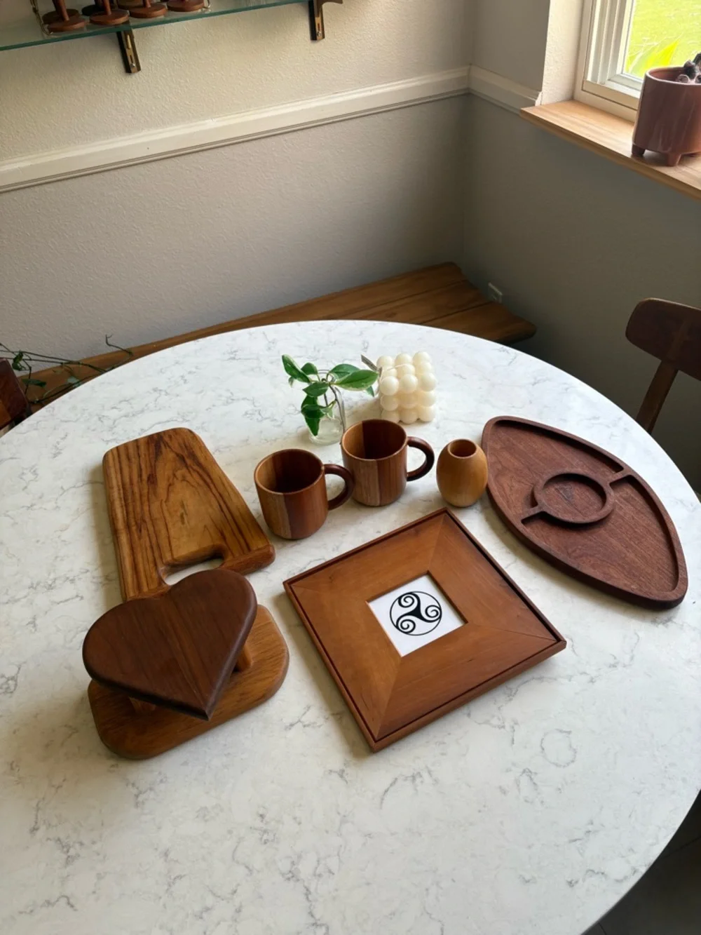 Vintage Mid Century Kitchen Serving Decor Lot Natural Wooden Mugs Trays & Boards